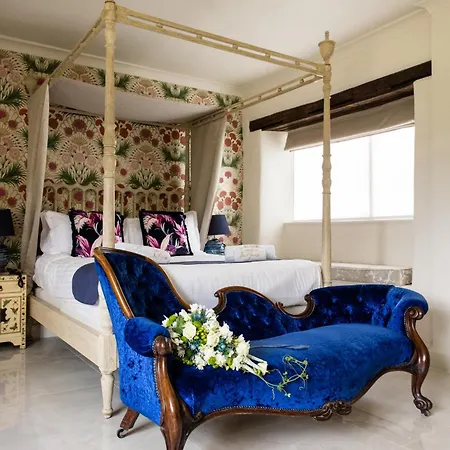 Weston Manor Hotel Room photo