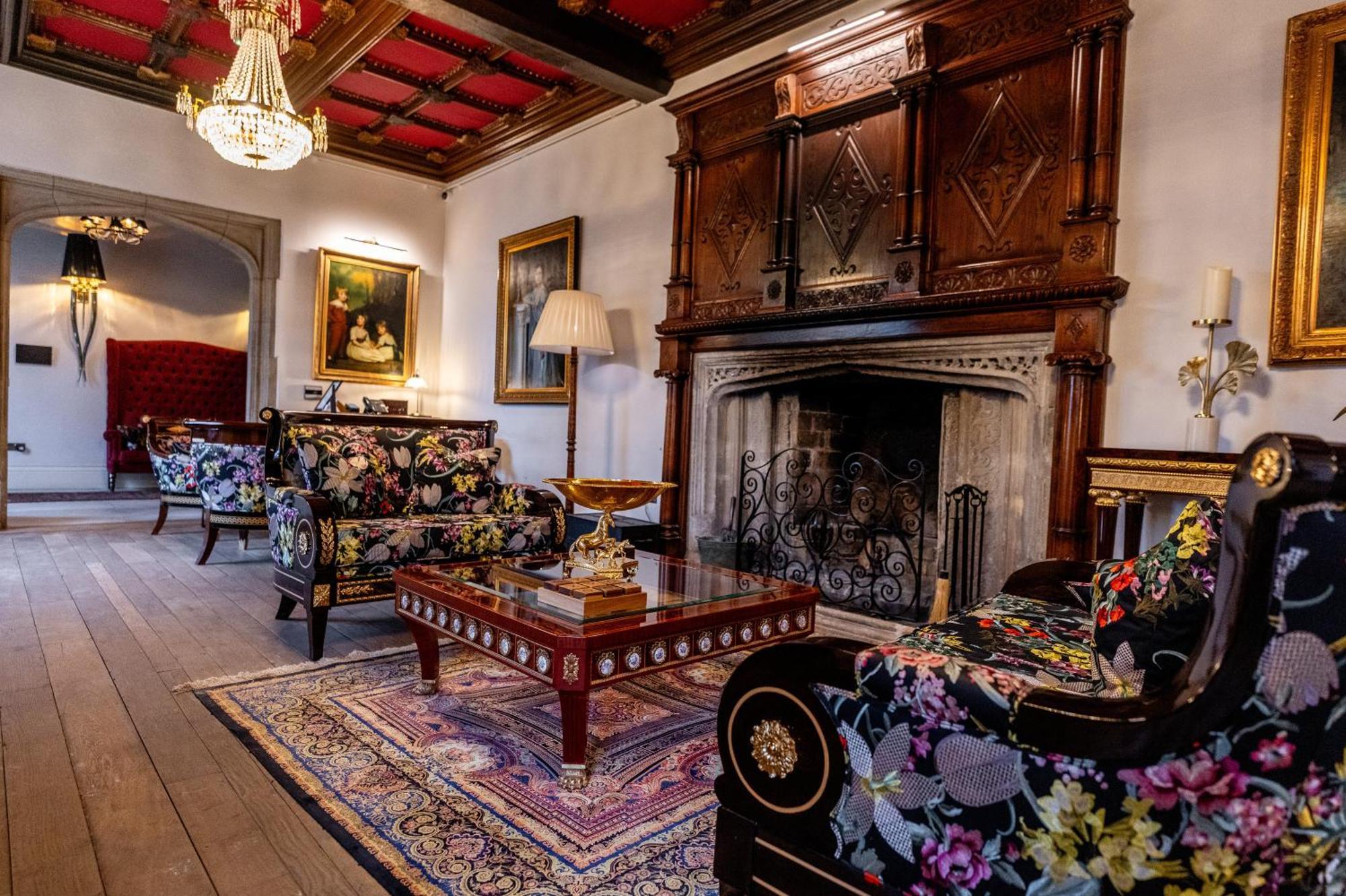 Manor Weston-on-the-Green