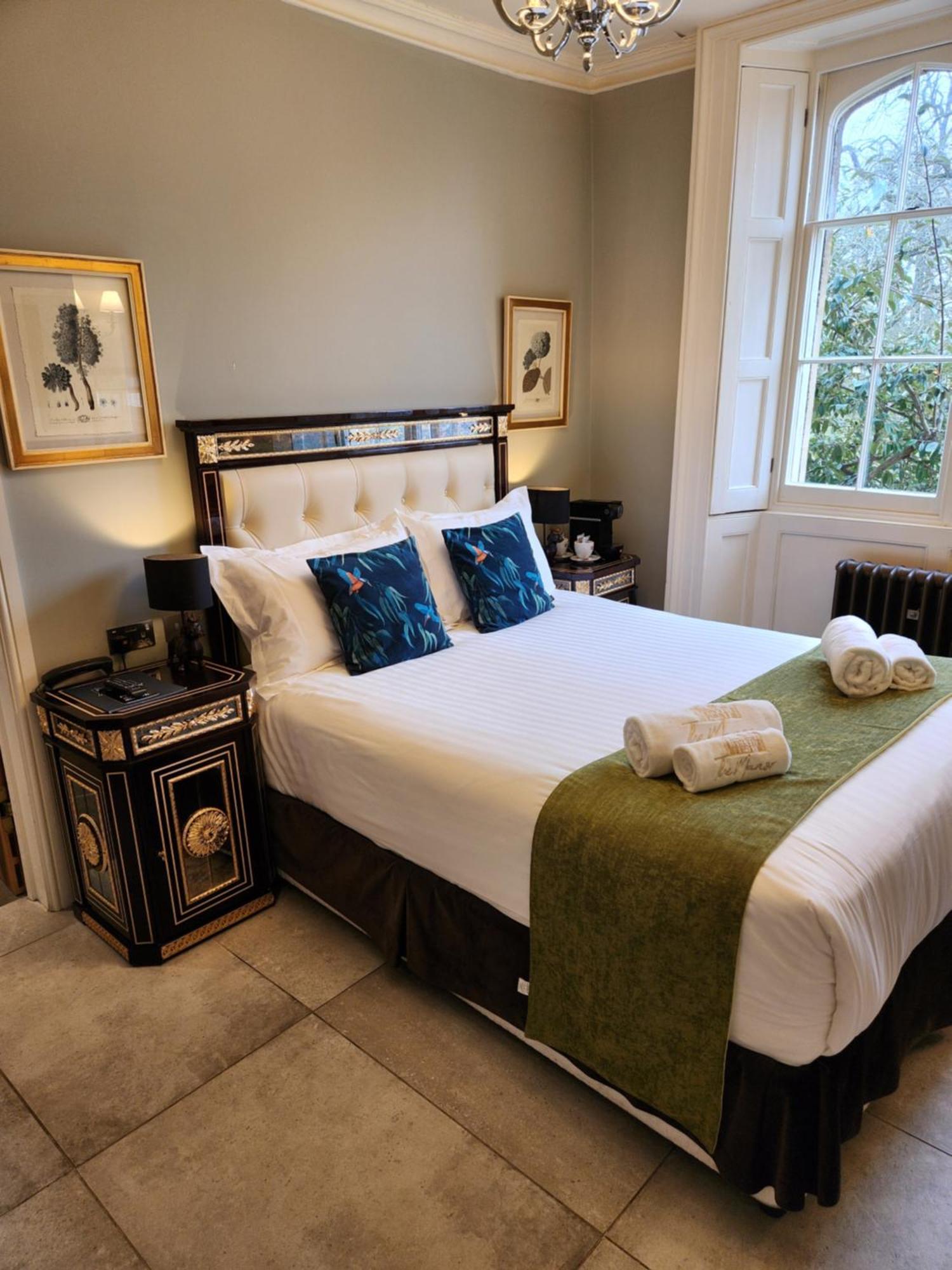 Manor Hotel 4*